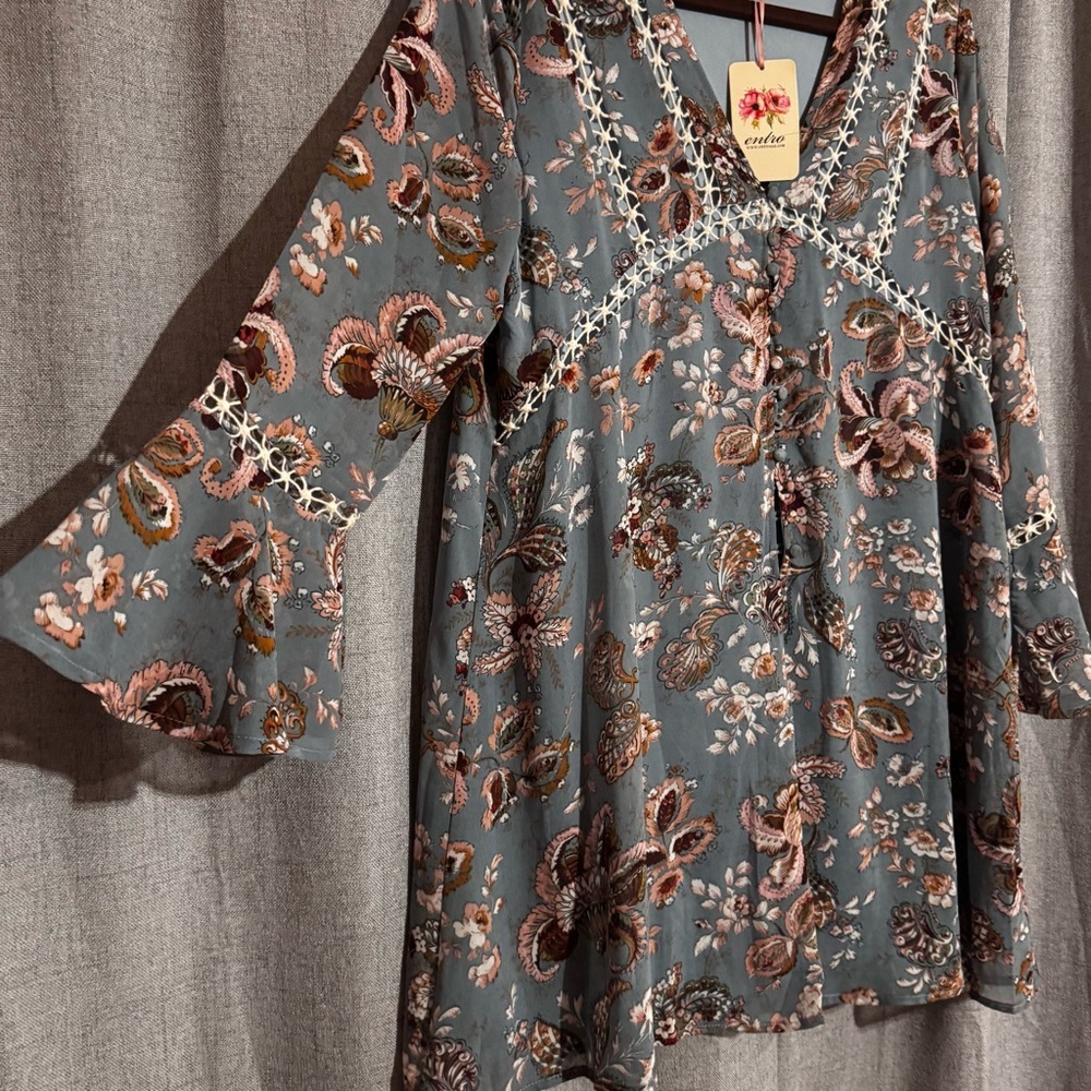 Entro Boho Floral Dress Size S NWT Bell Sleeve V Neck Crochet Trim - Picture 3 of 11